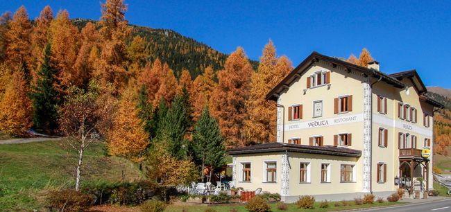 Hotel Veduta Cinuos-Chel Стая снимка
