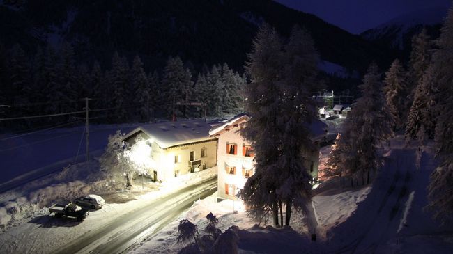 Hotel Veduta Cinuos-Chel Екстериор снимка