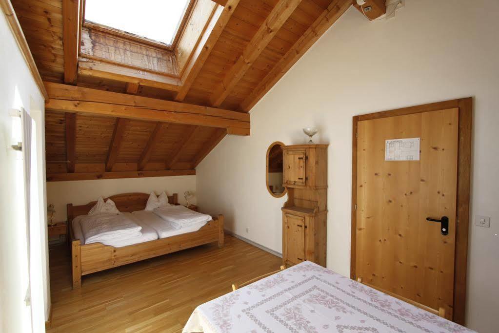 Hotel Veduta Cinuos-Chel Екстериор снимка