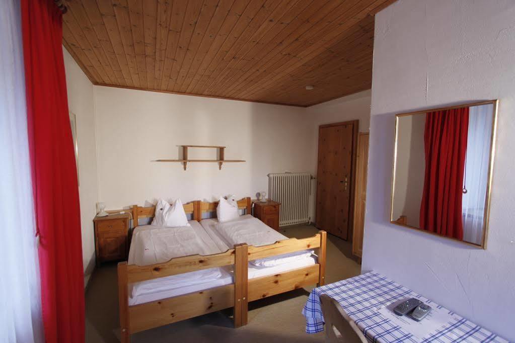Hotel Veduta Cinuos-Chel Екстериор снимка